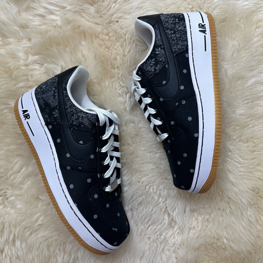 NIKE AIR FORCE 1 07 LV8  US6 718152 001